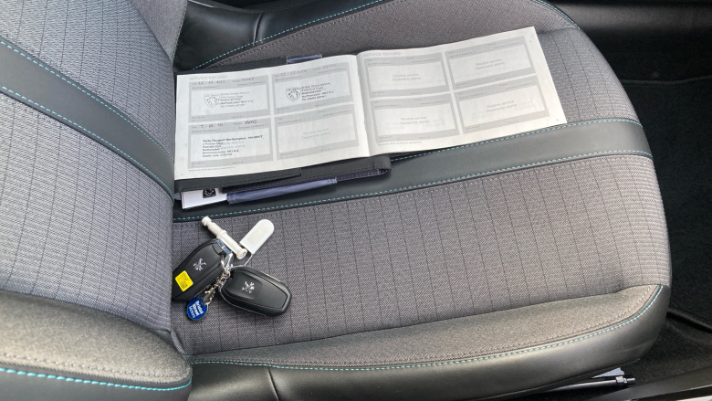 Peugeot 208 1.2 PureTech 100 Allure Premium + 5dr Petrol Hatchback